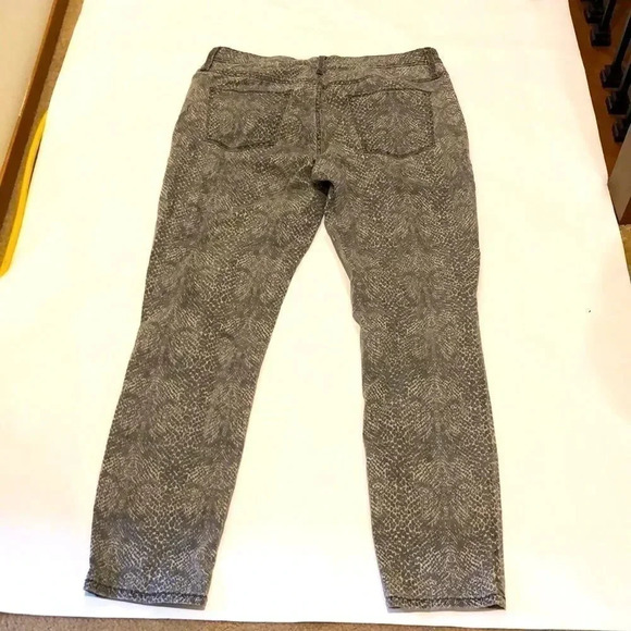 UNIVERSAL thread snake skin high rise skinny jeans - Picture 2 of 11